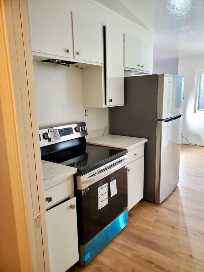 Building Photo - Spacious Furnished Primary Suite in Prime Menlo Park Location