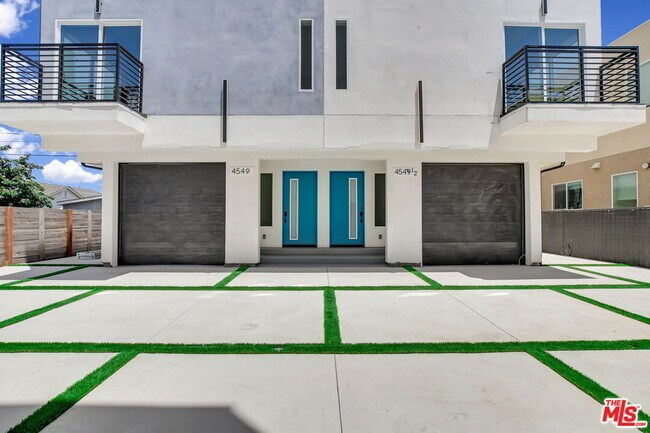 Building Photo - 4549 Saturn St