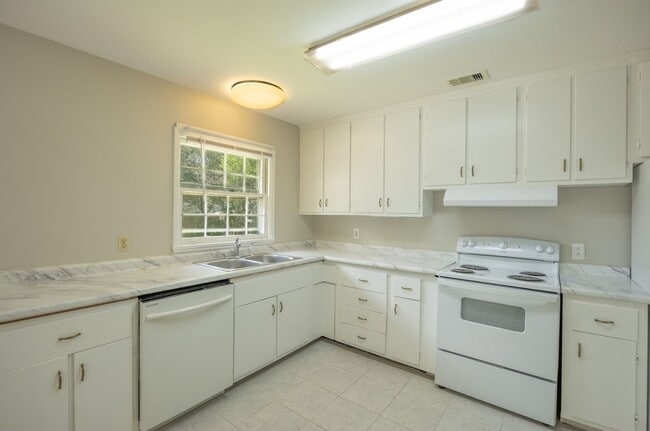 Building Photo - 104 Herty Dr