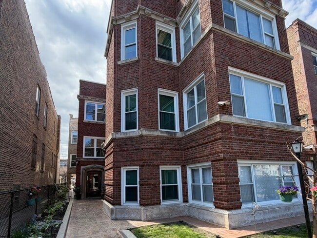 Building Photo - 7304 S Emerald Ave
