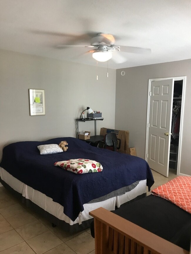 Building Photo - UT PRE-LEASE: Updated 3 bed / 2 bath Townh...