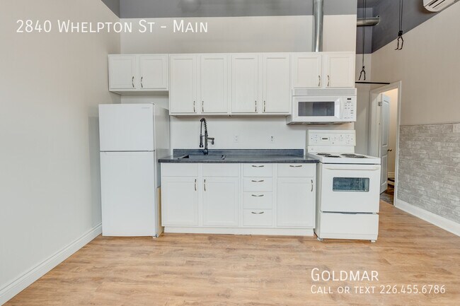 Photo du bâtiment - New Listing in Ford City