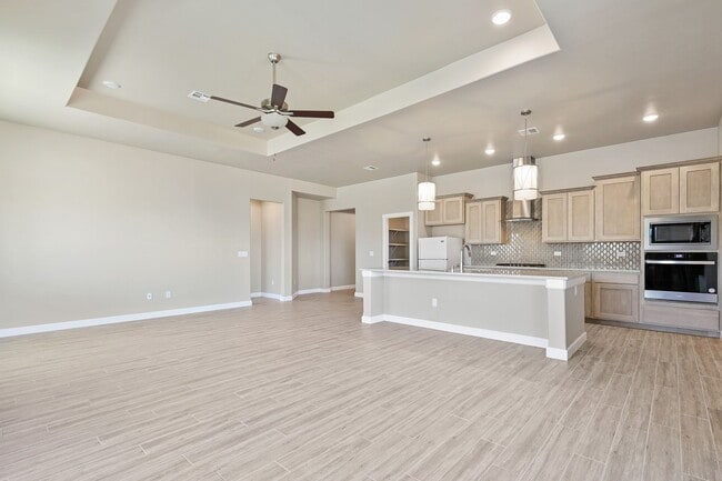 Building Photo - Newer Construction Home located in Mesa Village