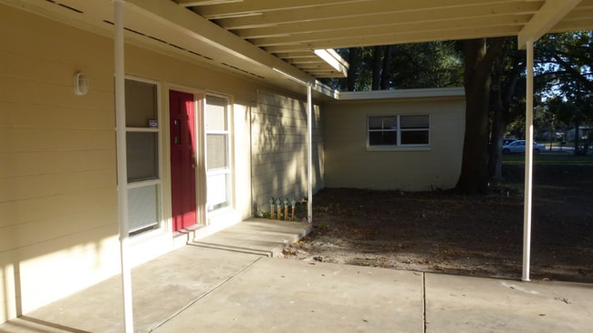 Building Photo - 1313 Roger Babson Rd