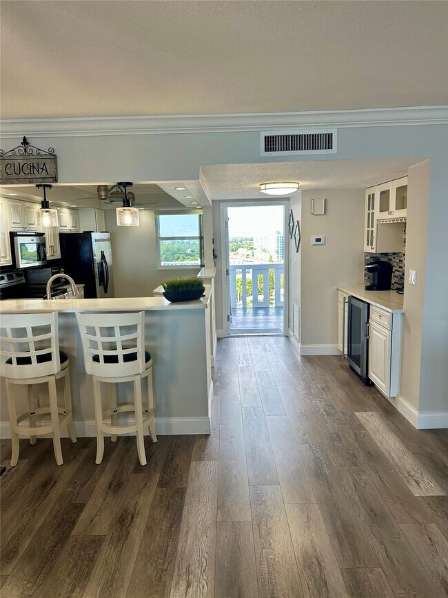 Building Photo - 1012 N Ocean Blvd