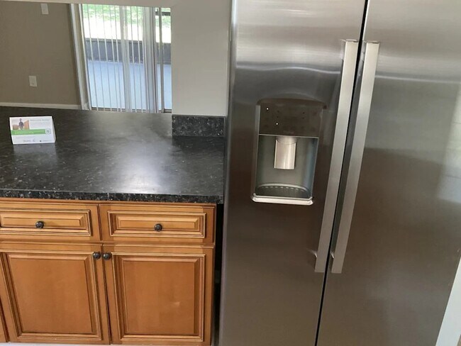 Foto del edificio - 3208 Saddlebrook Ave
