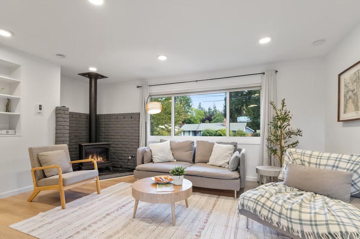 Foto principal - 23006 63rd Ave W