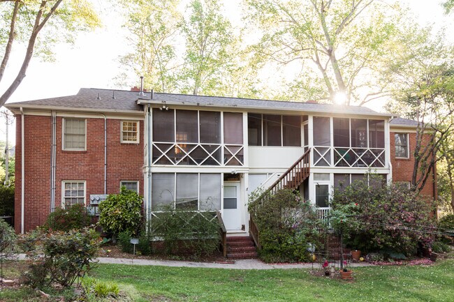 Foto del edificio - 2357 Sharon Rd