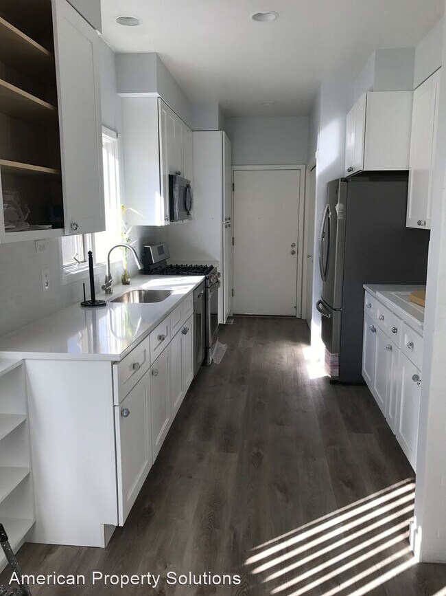 Building Photo - 2 br, 2.5 bath House - 351 Milwaukee St