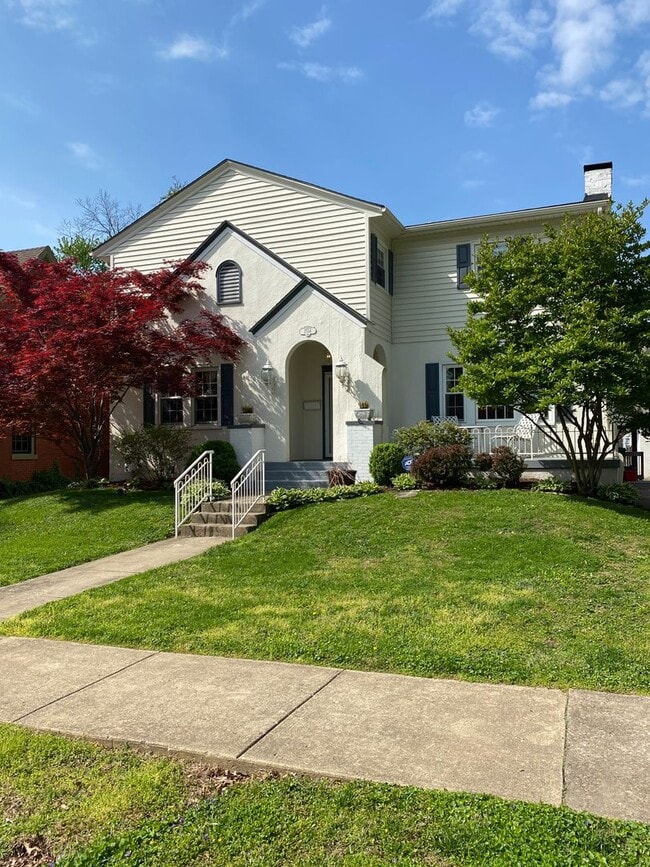 Building Photo - 2534 Tennyson Ave