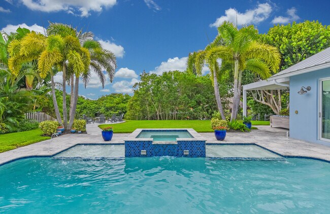 Foto del edificio - 730 Camino Lakes Cir