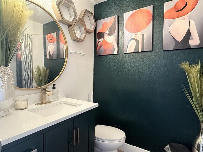 Building Photo - 375 Nova Dr