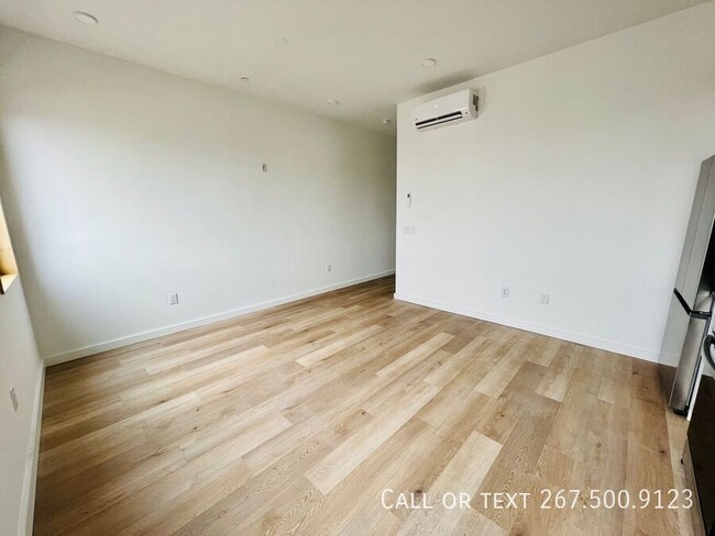 Building Photo - 1308 N Front St