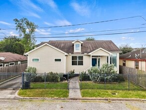Building Photo - 3402 Delhi St