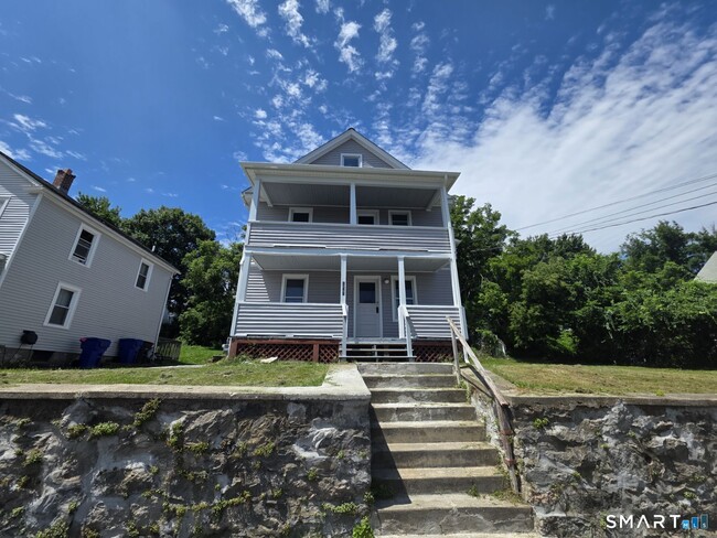 Building Photo - 152 Chestnut Ave