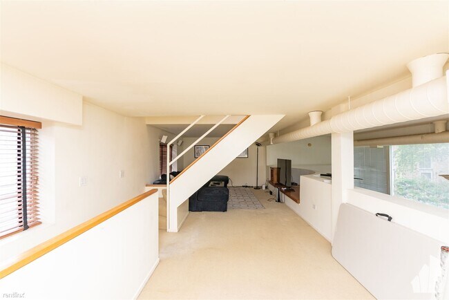 Foto del edificio - 2 br, 2.5 bath Condo - 1133 W Cornelia Ave...