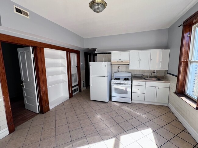 Building Photo - 2518 S St Louis Ave