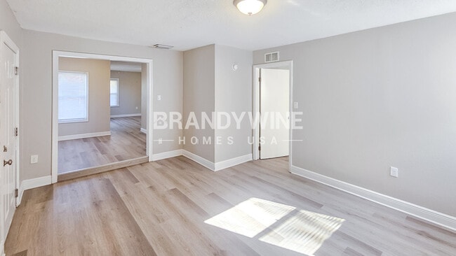 Building Photo - 1912 W Grace St