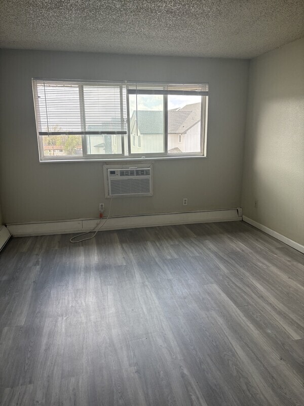 Building Photo - 3620 Verde Dr