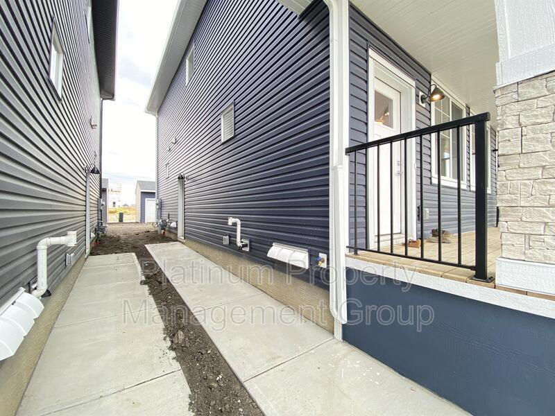 Photo principale - 21146 Sheriff King St SW
