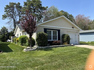 Building Photo - 11 Rushmore Dr