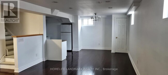 Building Photo - 1056 Wayne Dr