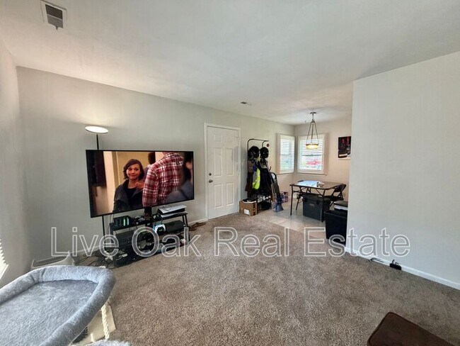 Foto del edificio - 103 N Thalia Rd