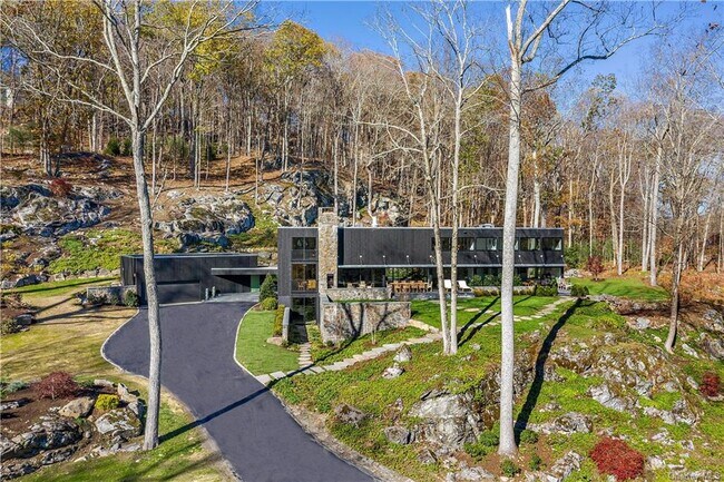 Building Photo - 147 Mianus River Rd
