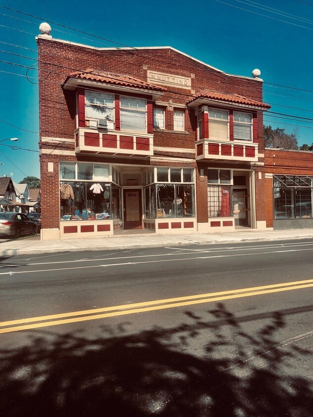 Primary Photo - 3139 W 97th St