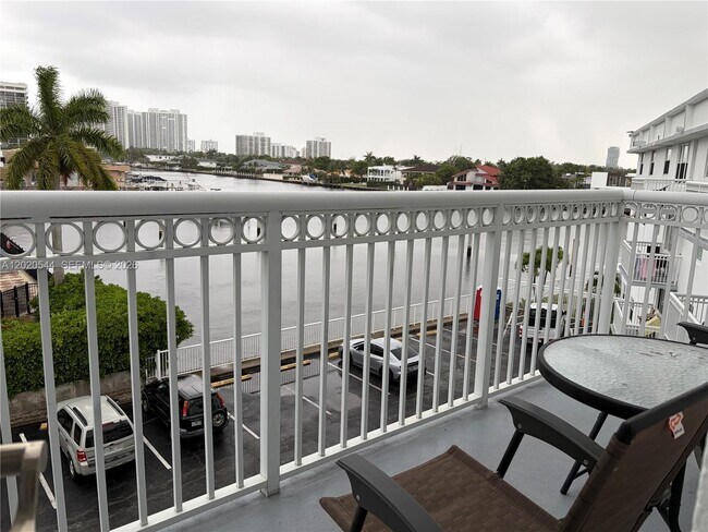 Foto del edificio - 1913 S Ocean Dr