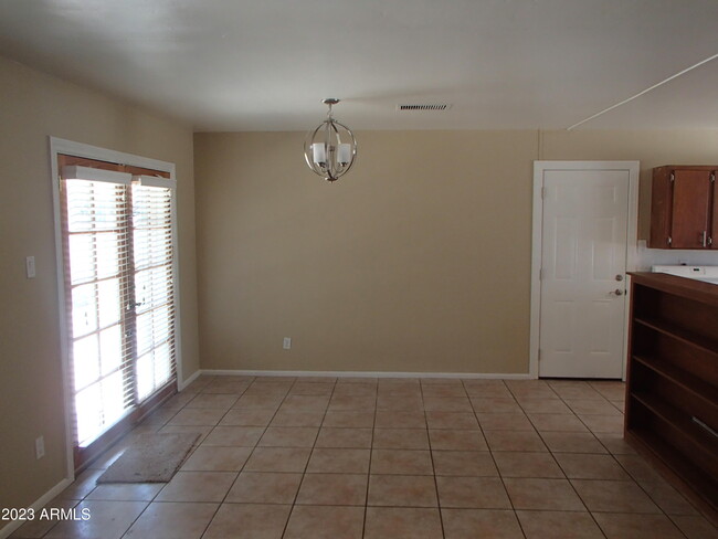 Foto del edificio - 1125 W Colter St