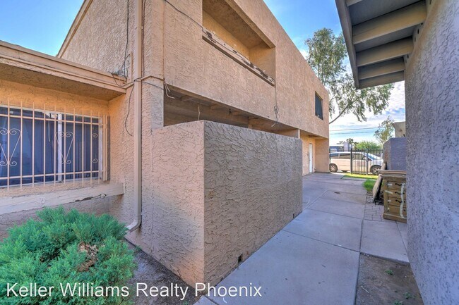 Building Photo - 2 br, 1.5 bath House - 2696 North 43rd Ave...