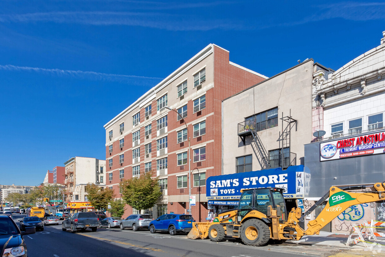 Building Photo - East Tremont