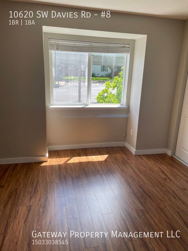 Foto del edificio - 10620 SW Davies Rd. Unit #8