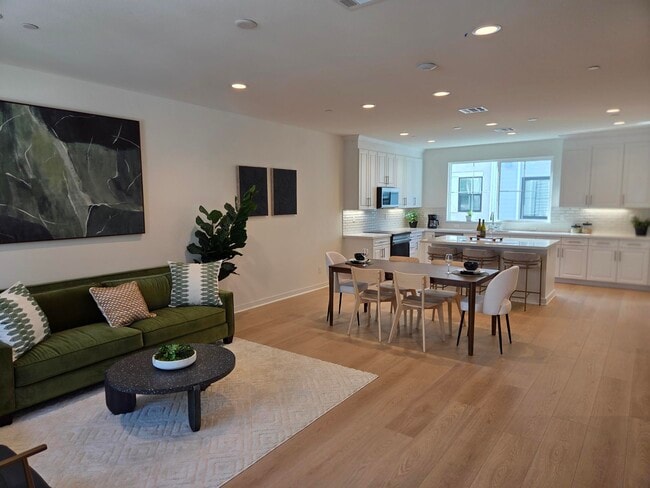 Building Photo - 2524 Chamomile Ln