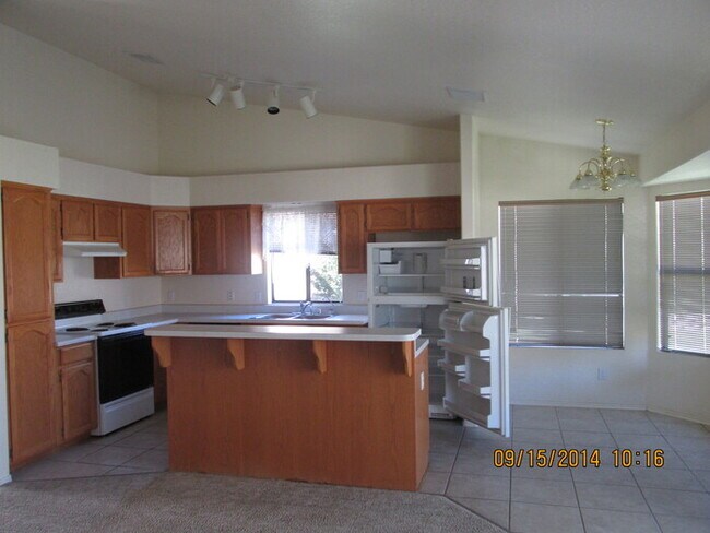 Building Photo - 2591 S Suncrest Dr