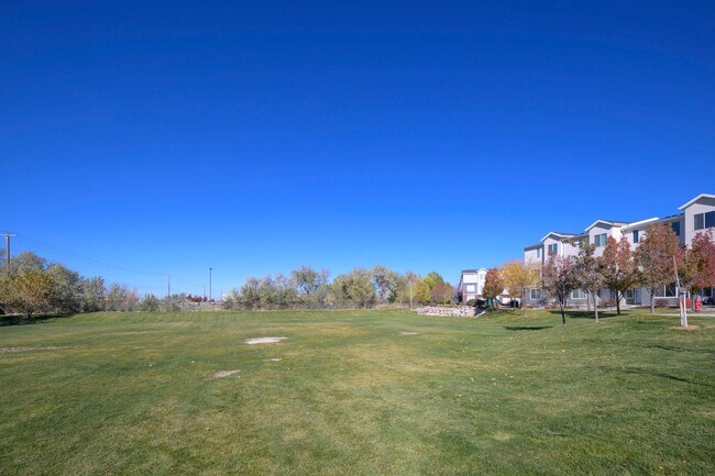 Foto del edificio - Beautiful Townhome in Bluffdale