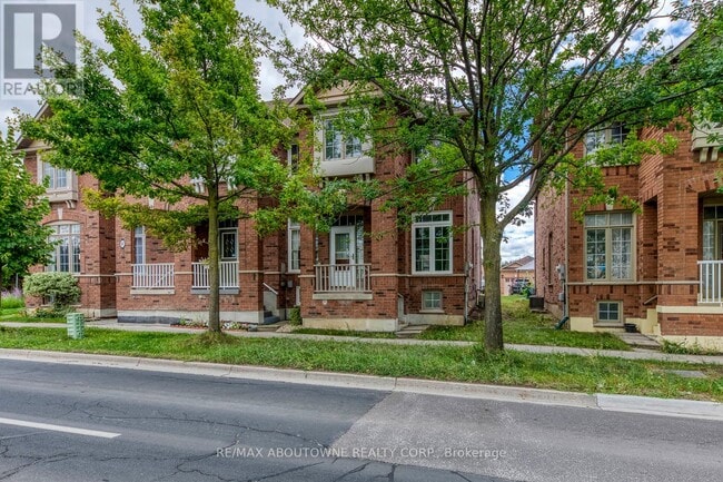 Building Photo - 83 Bur Oak Ave