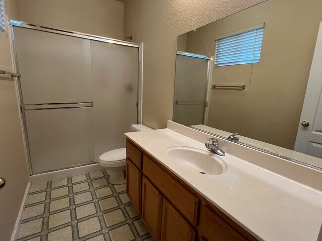 Foto del edificio - 2129 Brent Dr