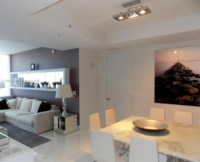 Foto del edificio - 2 br, 2.5 bath Condo - 18201 Collins Ave A...