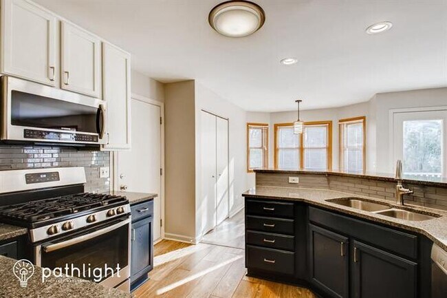 Building Photo - 4003 Burton Trail, Crystal Lake, IL, 60014