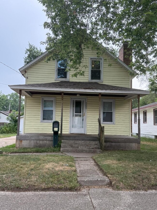 Foto del edificio - 4529 Walton Ave
