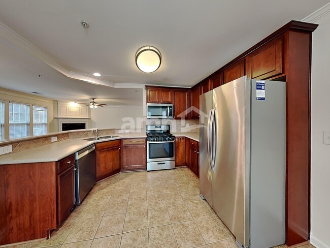 Building Photo - 325 Balaban Cir