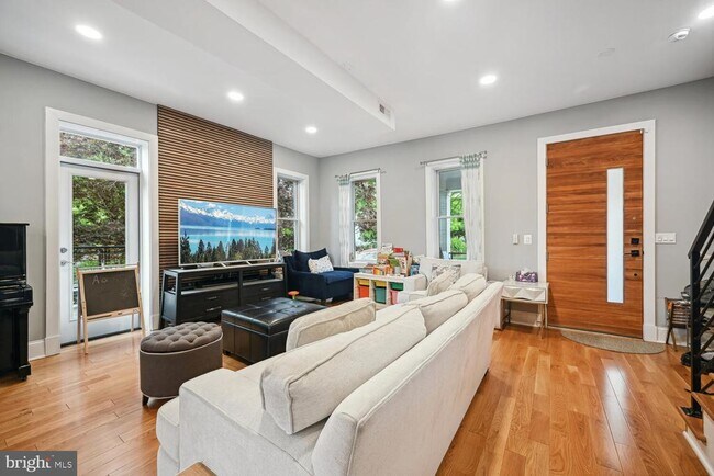 Foto del edificio - 522 F St NE