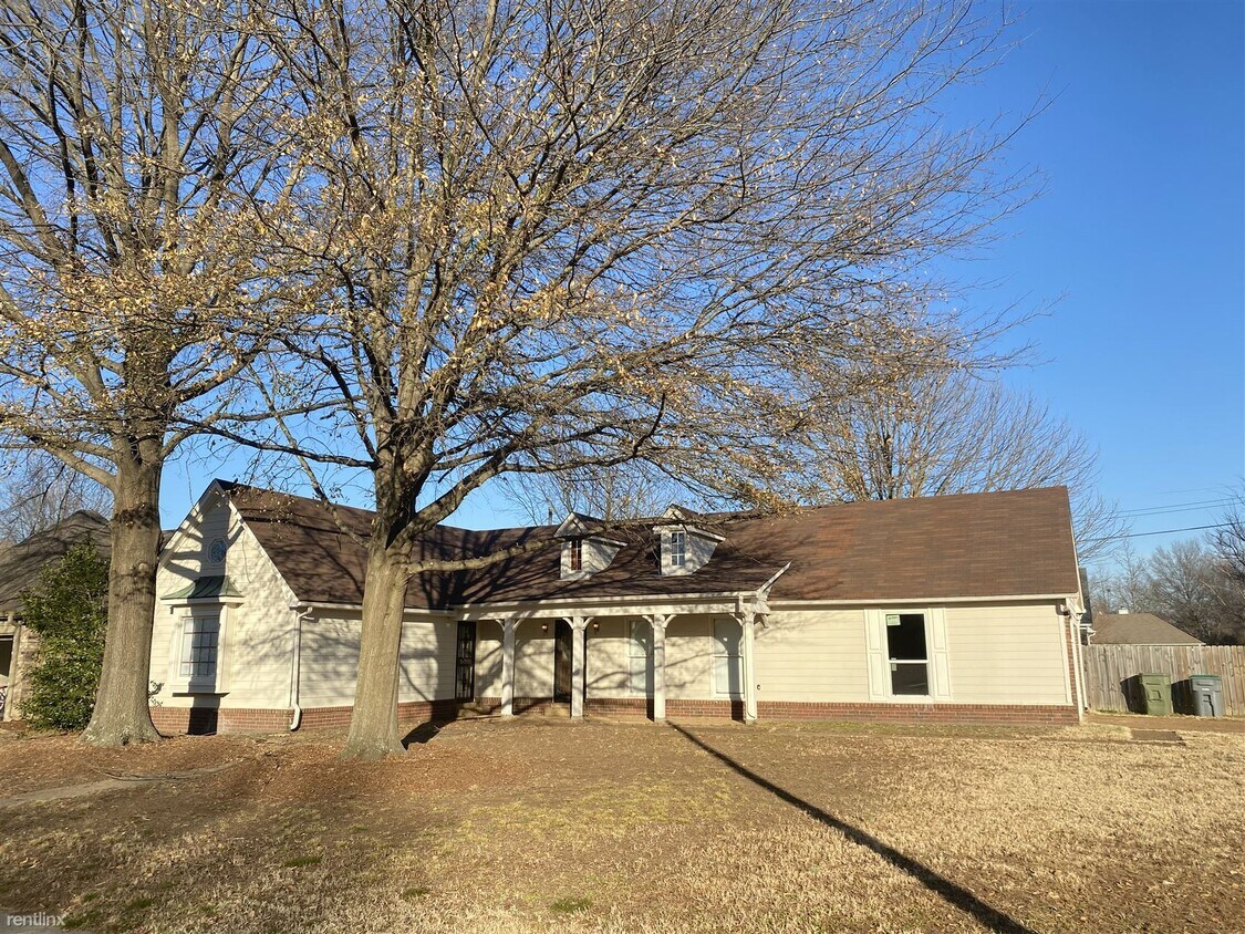 Primary Photo - 3 br, 2 bath Condo - 2576 Laurelcrest Dr