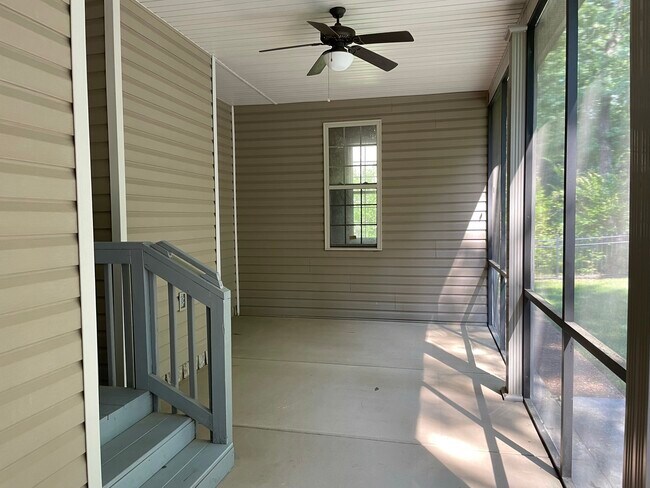 Foto del edificio - 7866 Steppingstone Ln