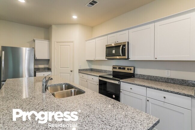 Building Photo - 13324 Pine Dunes Dr