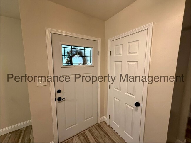 Building Photo - Gorgeous 3 Bed/3 Bath E Bakersfield Home w/ RBP & $0 Deposit Option