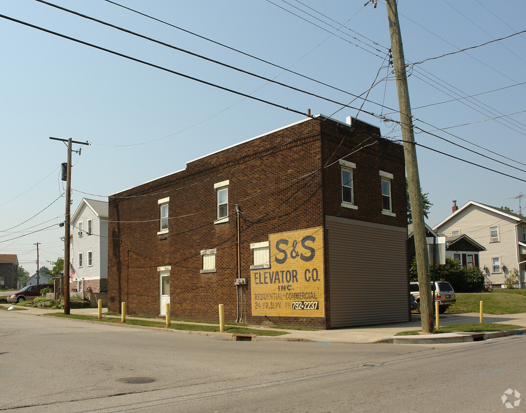 Primary Photo - 1312 Salt Spring Rd