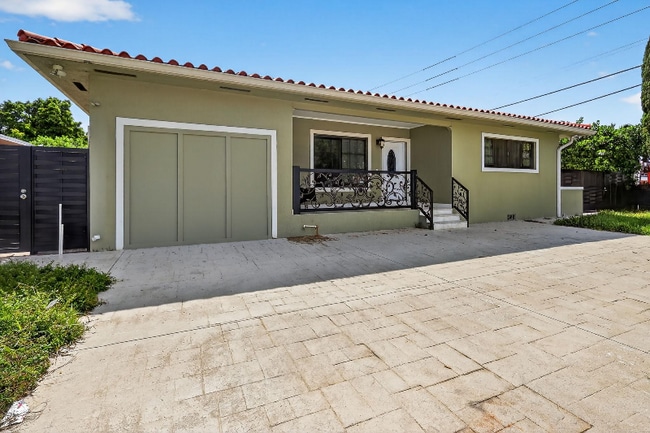 Building Photo - 2701 NW 21st Ave